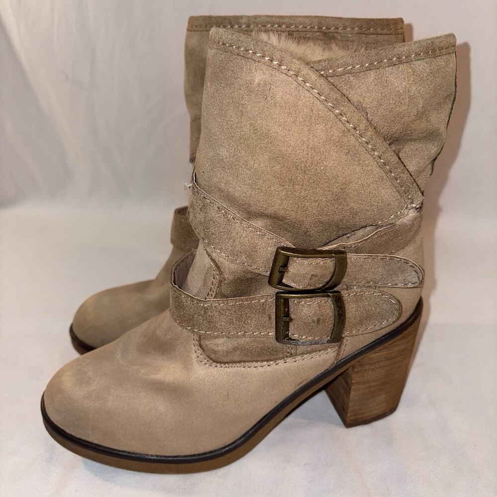 SM New York Women’s Boot Size 8 Tan Fleece Lined 3” Chunk Heel EUC